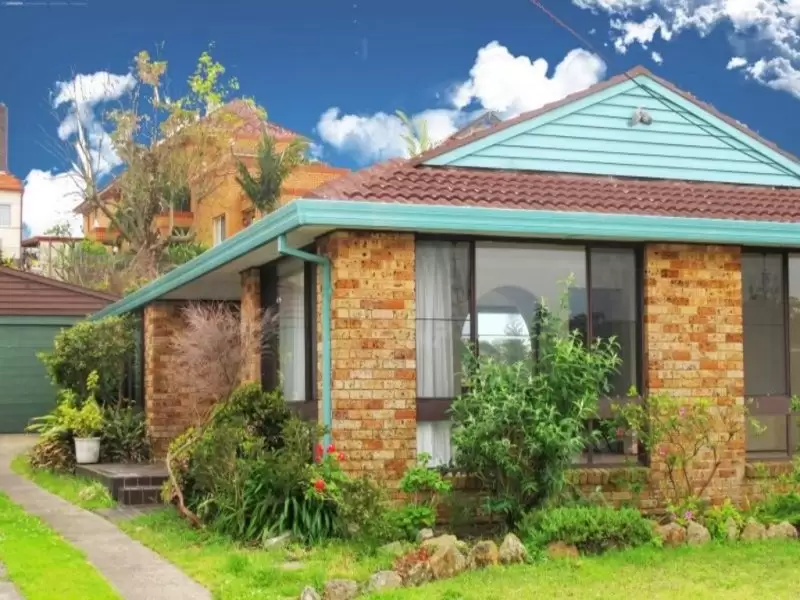 2 The Esplanade, Drummoyne Leased by Raine & Horne Randwick | Coogee | Clovelly - image 2