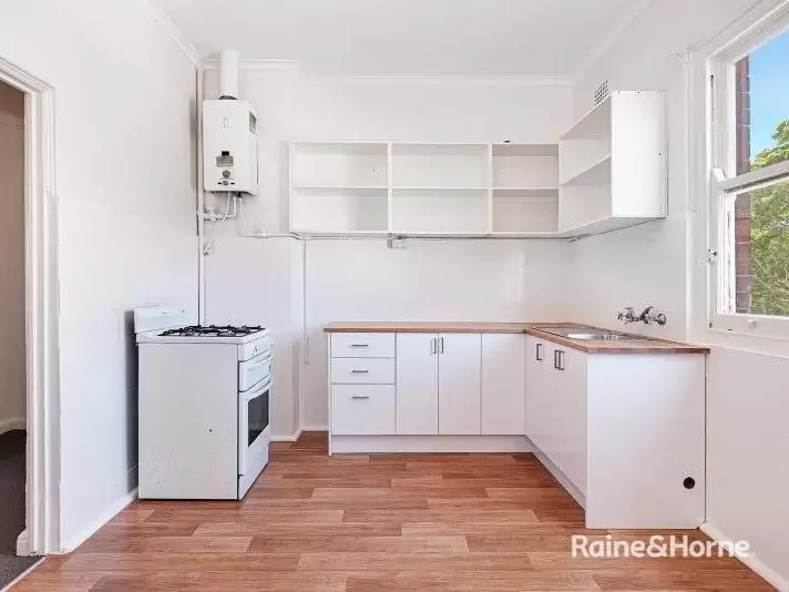 5/246 Clovelly Road, Clovelly Leased by Raine & Horne Randwick | Coogee | Clovelly - image 4