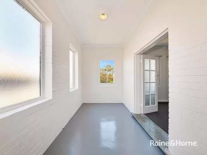 5/246 Clovelly Road, Clovelly Leased by Raine & Horne Randwick | Coogee | Clovelly - image 3