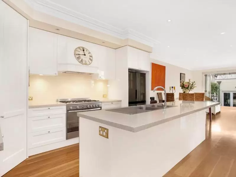 82 Bondi Road, Bondi Junction Leased by Raine & Horne Randwick | Coogee | Clovelly - image 2