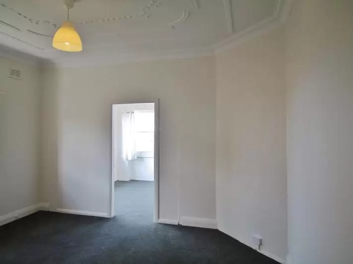 7/58 Ramsgate Avenue, Bondi Leased by Raine & Horne Randwick | Coogee | Clovelly - image 3