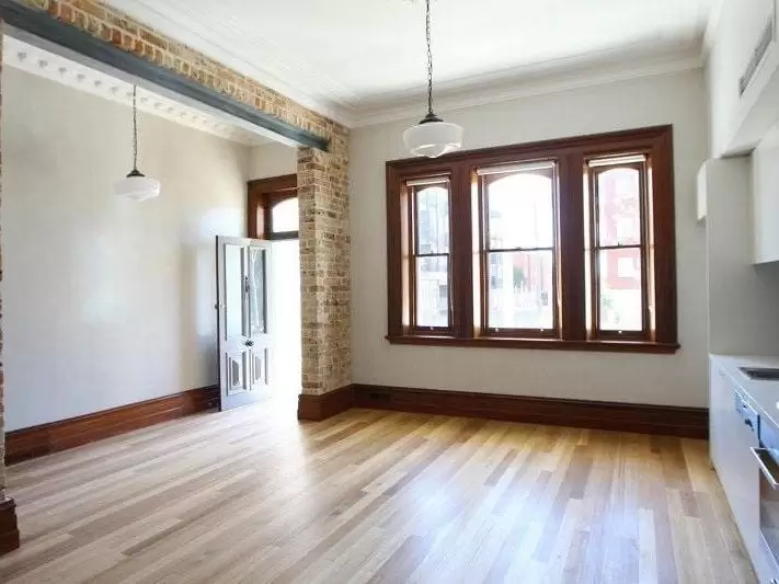 2/152 Avoca Street, Randwick Leased by Raine & Horne Randwick | Coogee | Clovelly