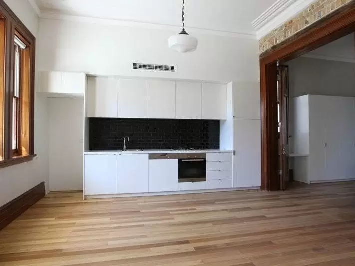 2/152 Avoca Street, Randwick Leased by Raine & Horne Randwick | Coogee | Clovelly - image 2