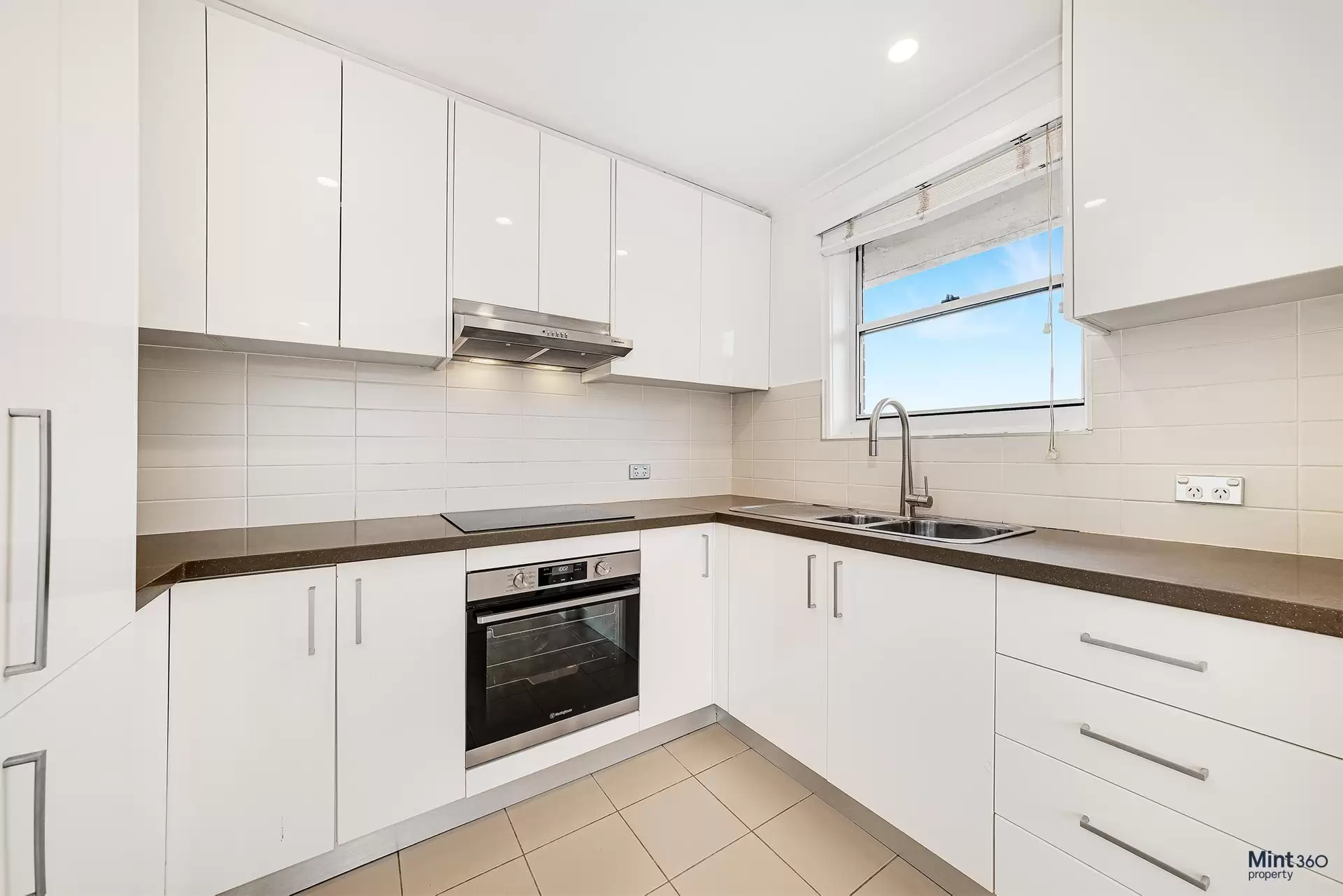 8/92 Melody Street, Coogee Leased by Raine & Horne Randwick | Coogee | Clovelly - image 1
