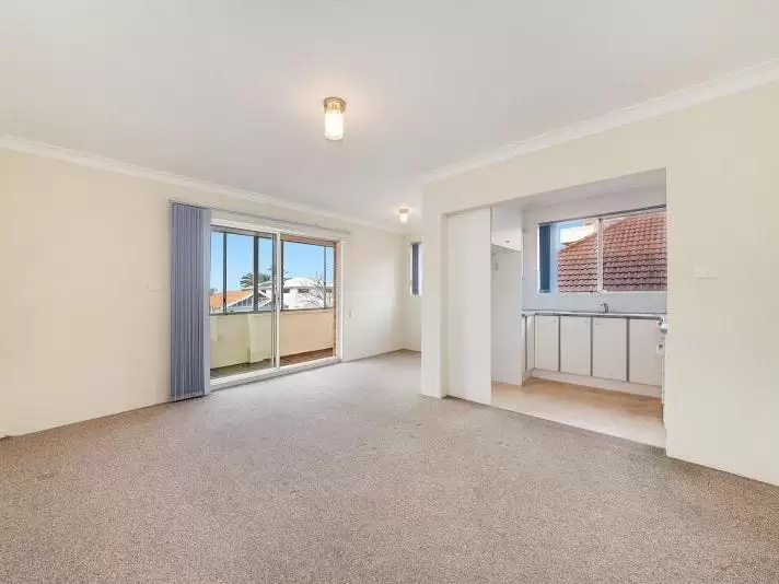 3/44 Fern Street, Clovelly Leased by Raine & Horne Randwick | Coogee | Clovelly - image 1
