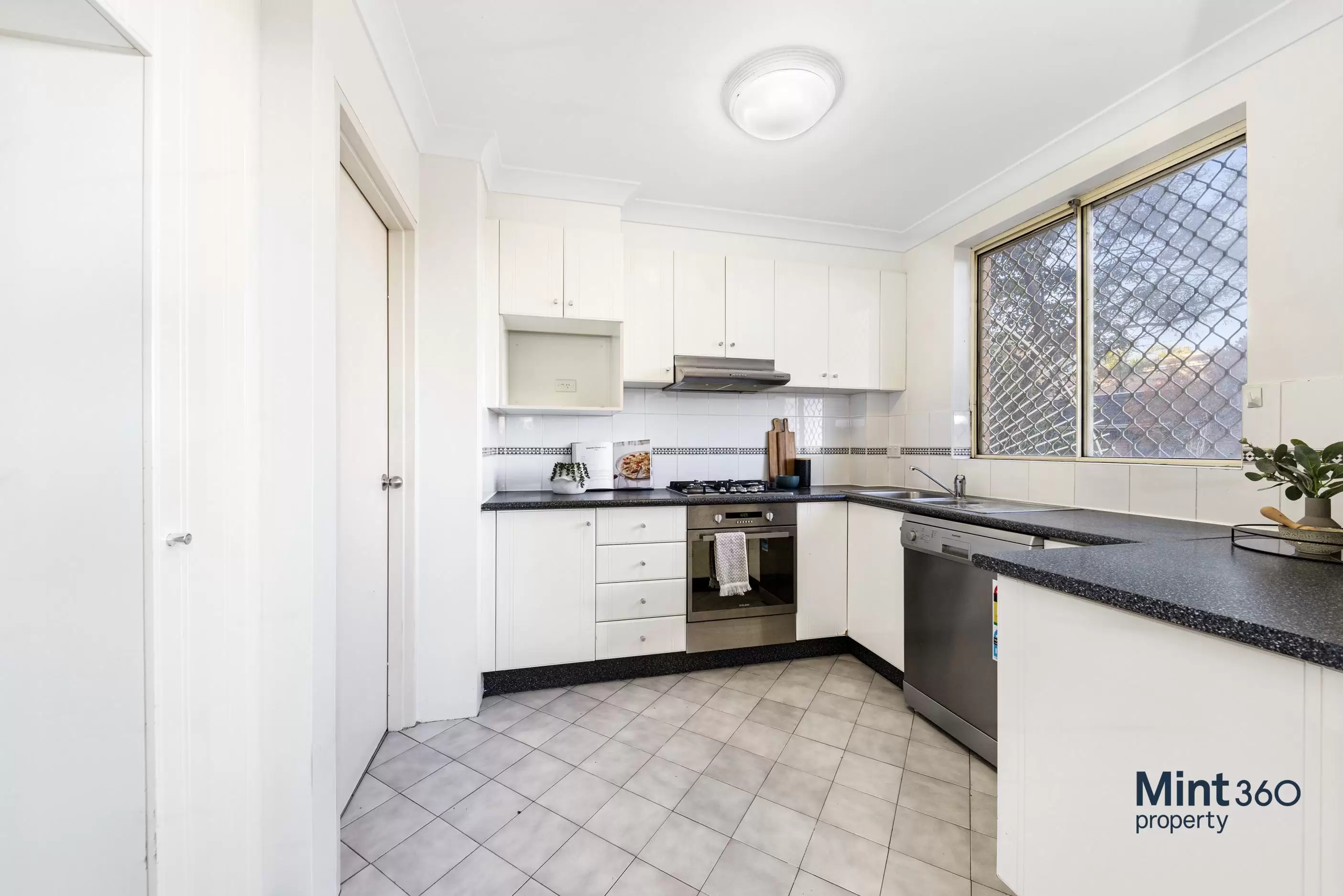 1/62 Rainbow Street, Kingsford Sold by Raine & Horne Randwick | Coogee | Clovelly - image 4