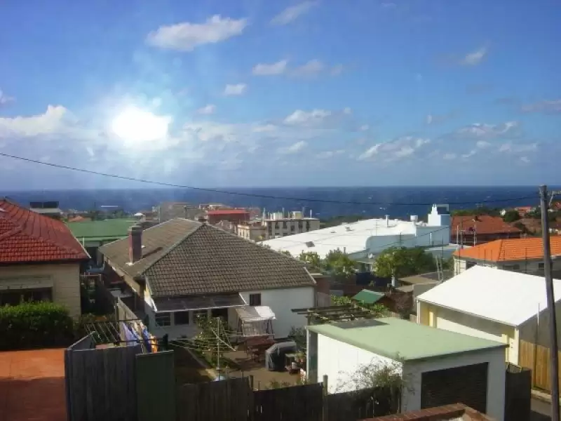 15 Barry Street, Clovelly Leased by Raine & Horne Randwick | Coogee | Clovelly - image 2