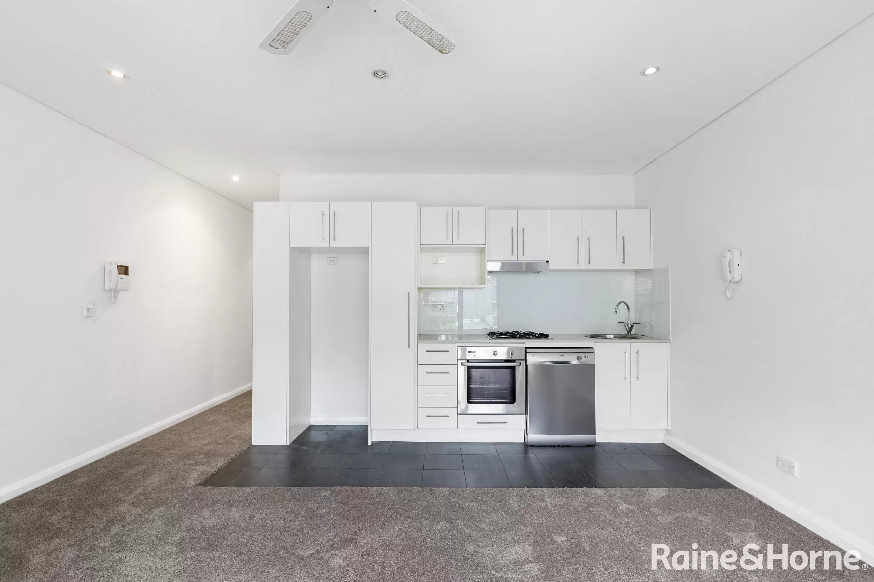 6/34 Avoca Street, Randwick Leased by Raine & Horne Randwick | Coogee | Clovelly - image 2
