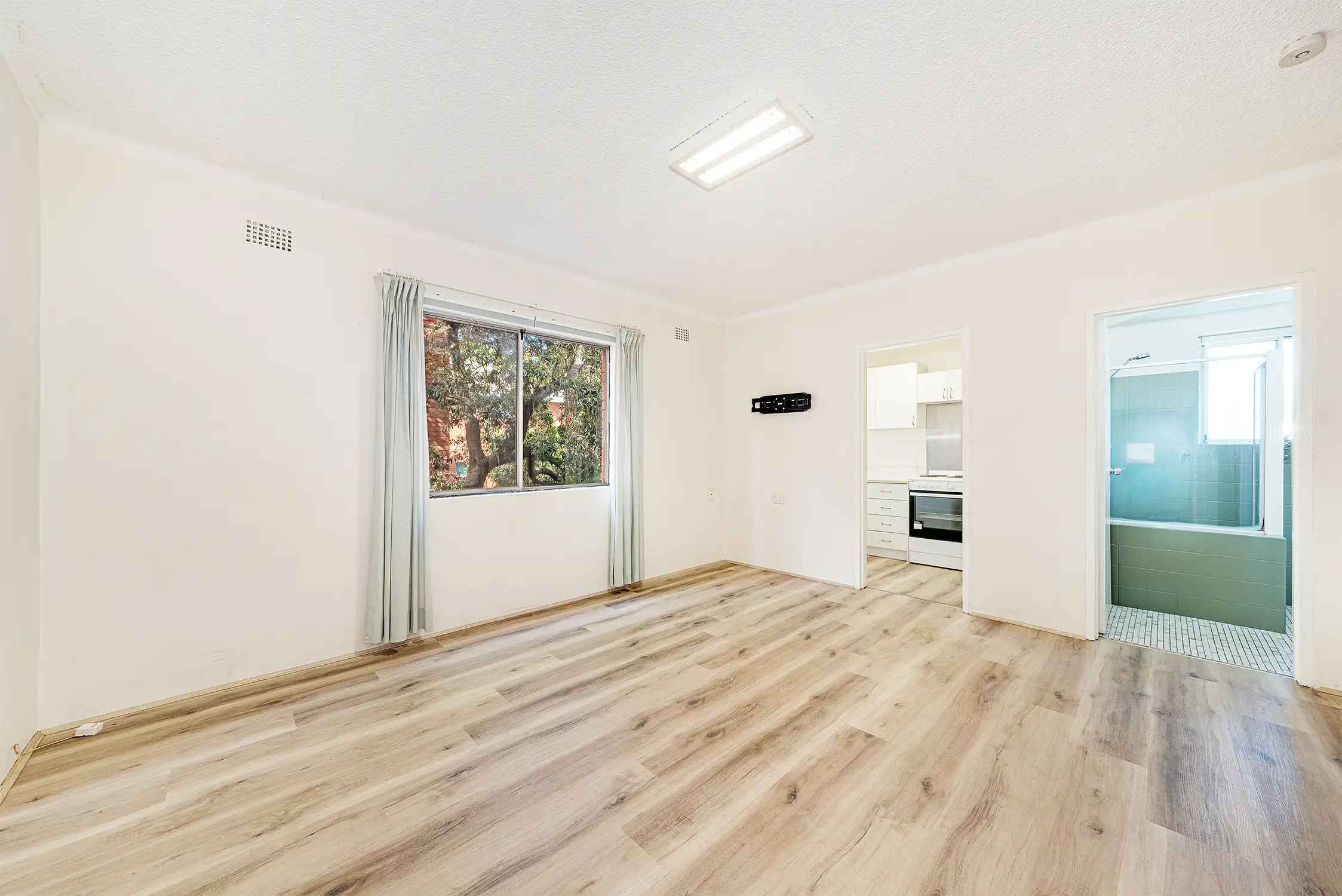 11/8-12 Kent Street, Newtown Leased by Raine & Horne Randwick | Coogee | Clovelly - image 2