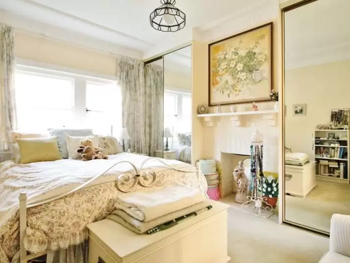 5/33 Albion Street, Waverley Leased by Raine & Horne Randwick | Coogee | Clovelly - image 2