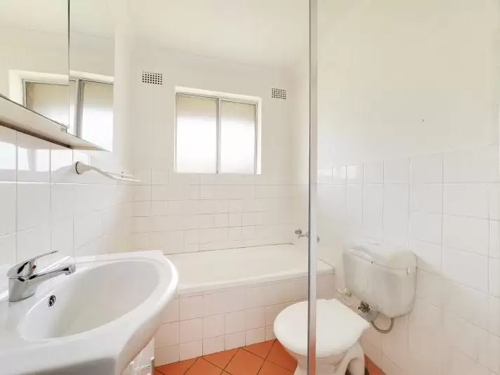 7/25 Bexley Road, Campsie Leased by Raine & Horne Randwick | Coogee | Clovelly - image 4
