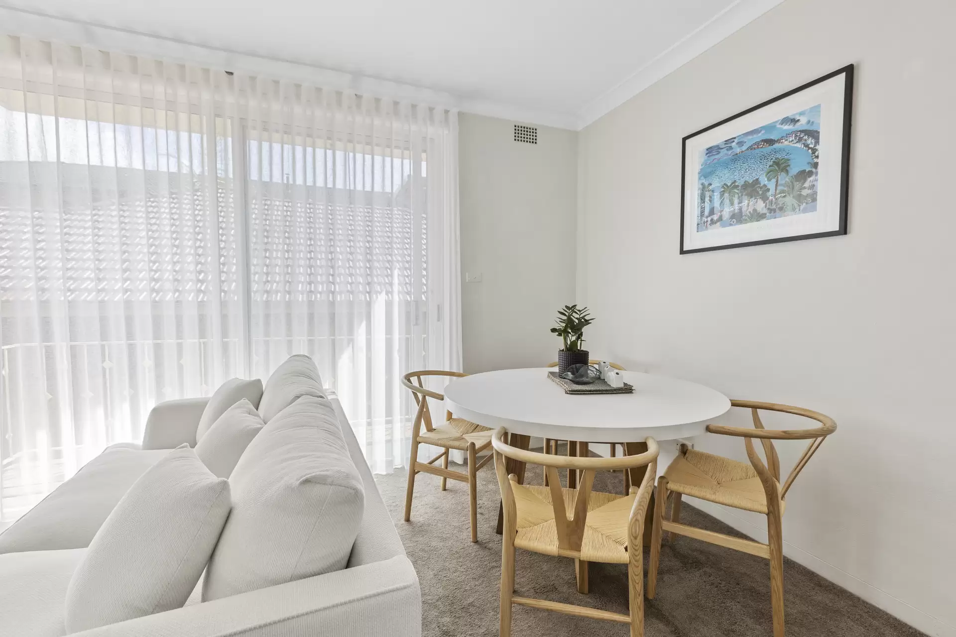 2/31 Byron Street, Coogee Leased by Raine & Horne Randwick | Coogee | Clovelly - image 1