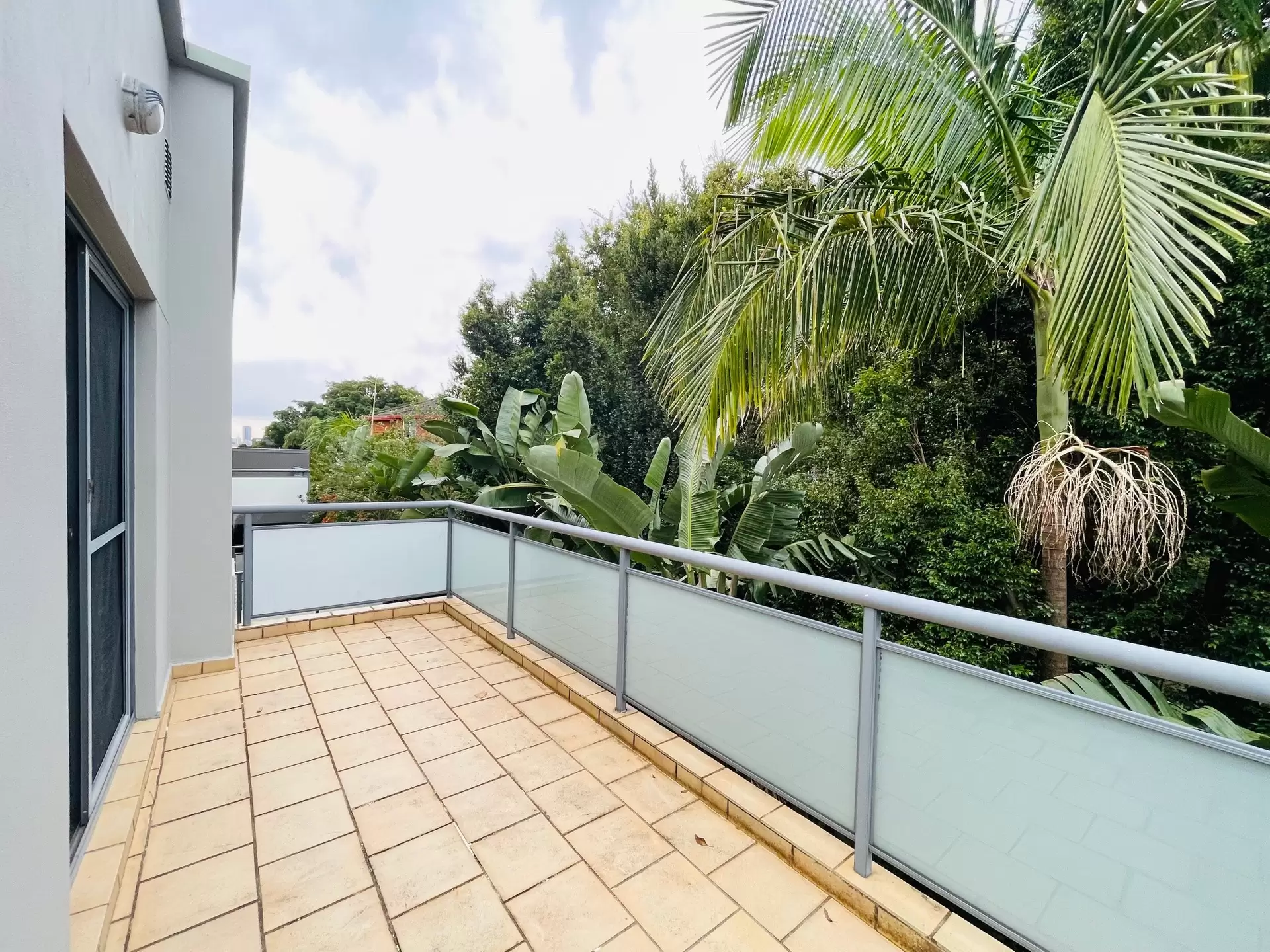 24/6A Cowper Street, Randwick Leased by Raine & Horne Randwick | Coogee | Clovelly - image 1