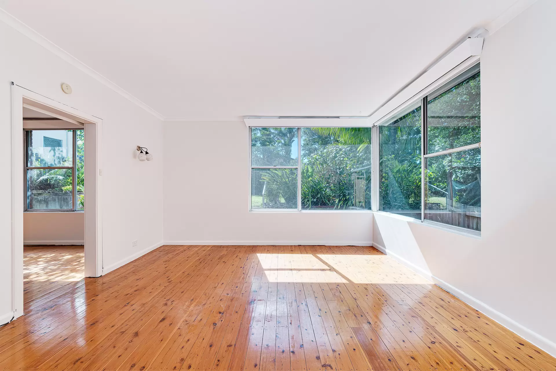 2/31 Langlee Avenue, Waverley Leased by Raine & Horne Randwick | Coogee | Clovelly - image 1