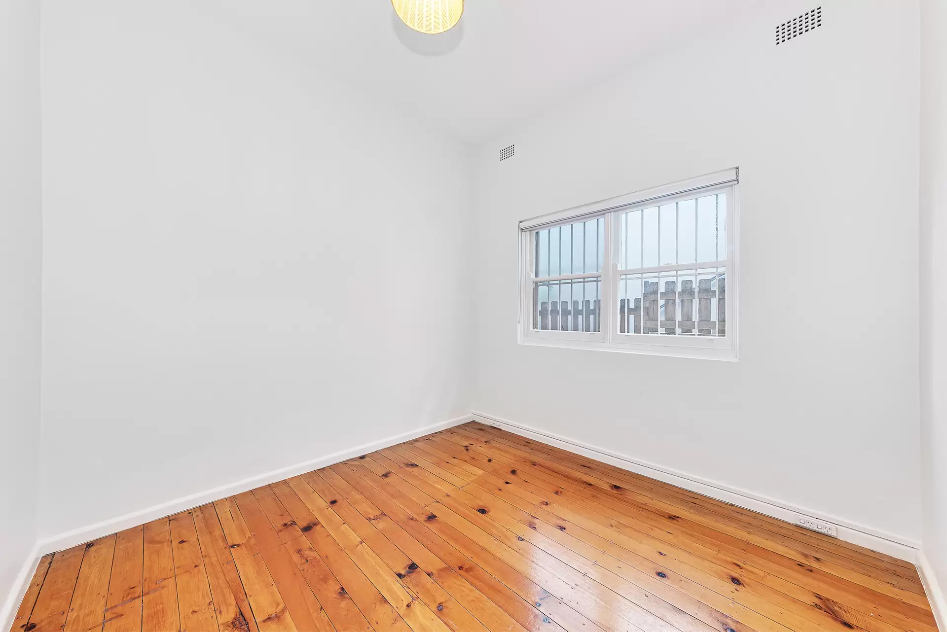 2/31 Langlee Avenue, Waverley Leased by Raine & Horne Randwick | Coogee | Clovelly - image 1