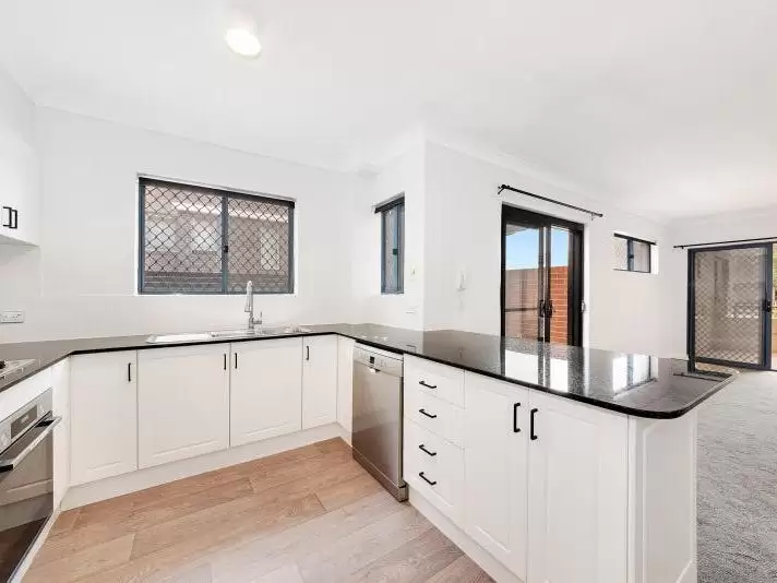 2/267 Maroubra Road, Maroubra Leased by Raine & Horne Randwick | Coogee | Clovelly - image 2