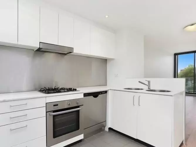 32/28 Gadigal Avenue, Zetland Leased by Raine & Horne Randwick | Coogee | Clovelly - image 3