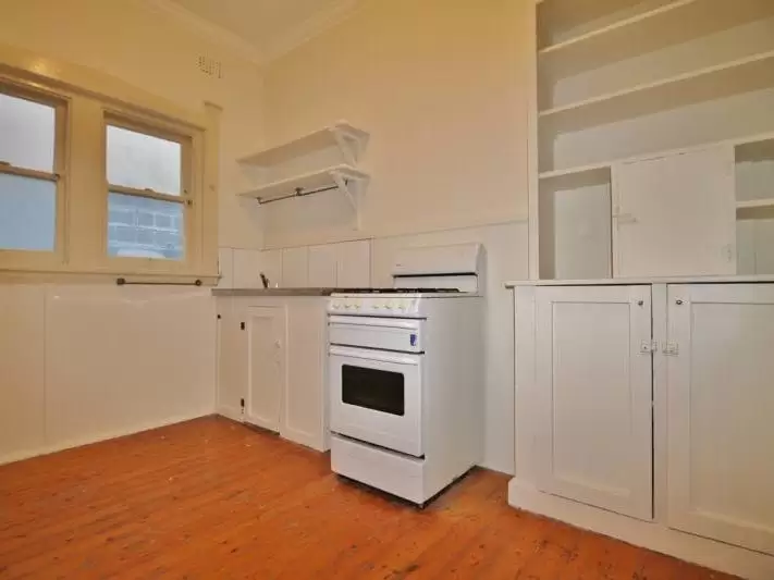 4/10 Ebley Street, Bondi Junction Leased by Raine & Horne Randwick | Coogee | Clovelly - image 1