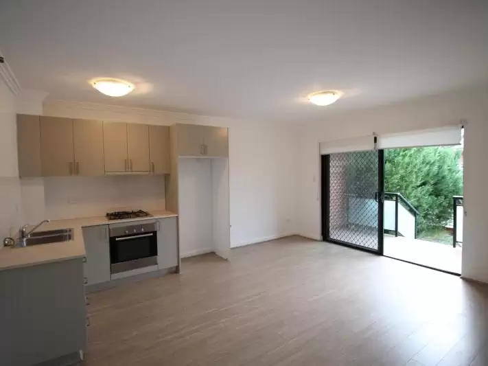 2/1-3 New Orleans Crescent, Maroubra Leased by Raine & Horne Randwick | Coogee | Clovelly