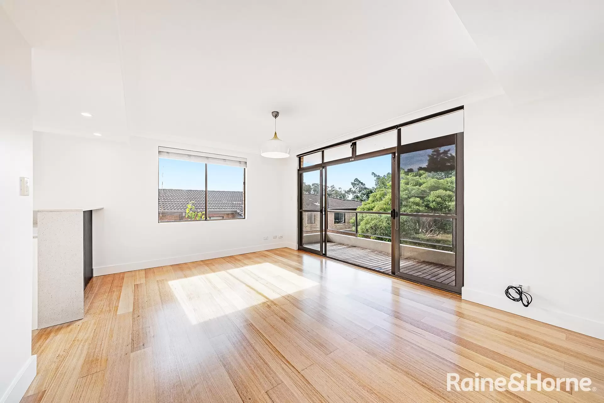 6/84 Melody Street, Coogee Leased by Raine & Horne Randwick | Coogee | Clovelly - image 1