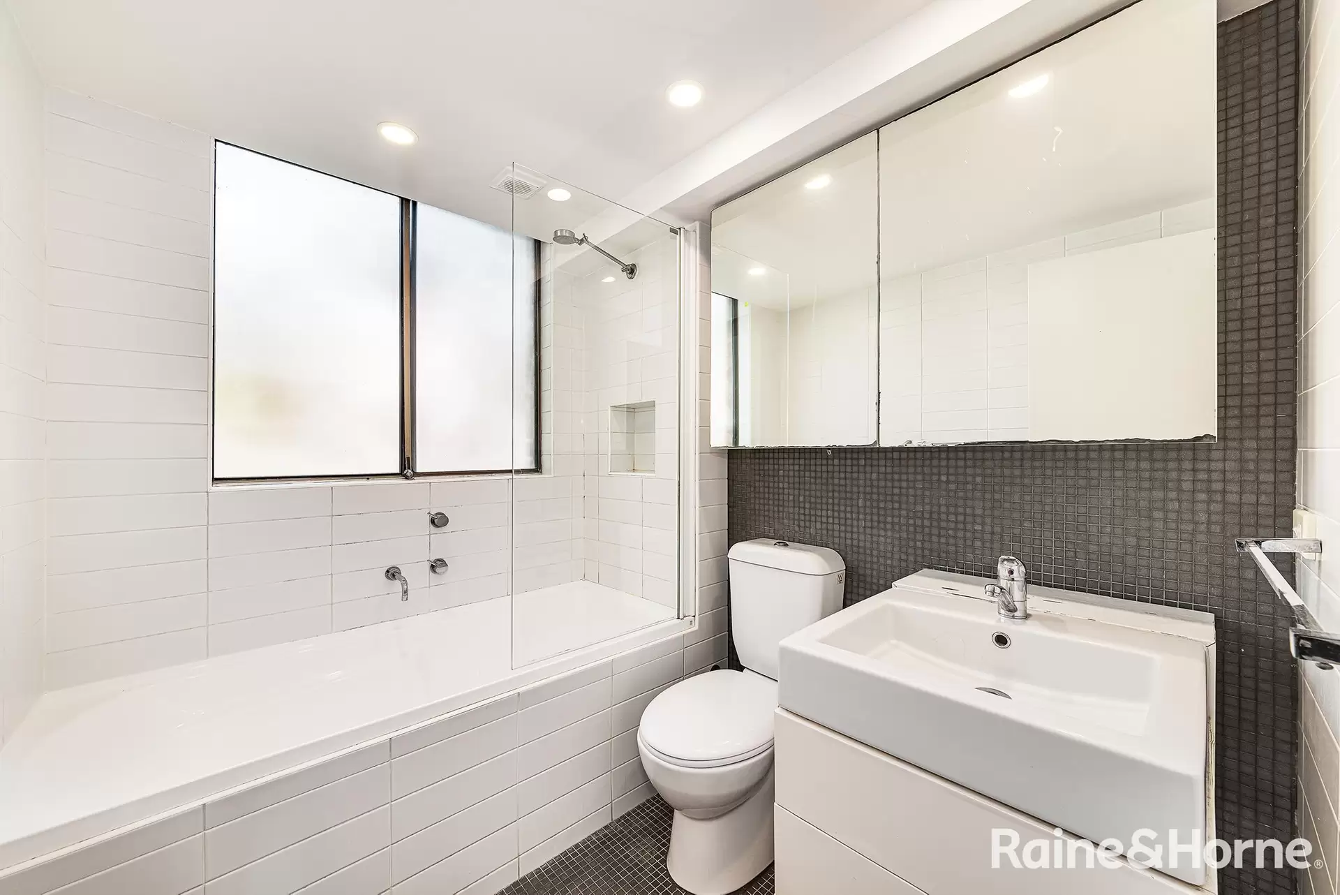 6/84 Melody Street, Coogee Leased by Raine & Horne Randwick | Coogee | Clovelly - image 1