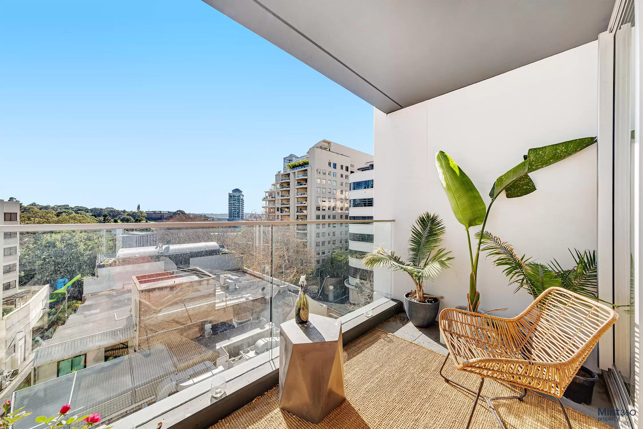 19/60-70 William Street, Woolloomooloo Leased by Raine & Horne Randwick | Coogee | Clovelly - image 5