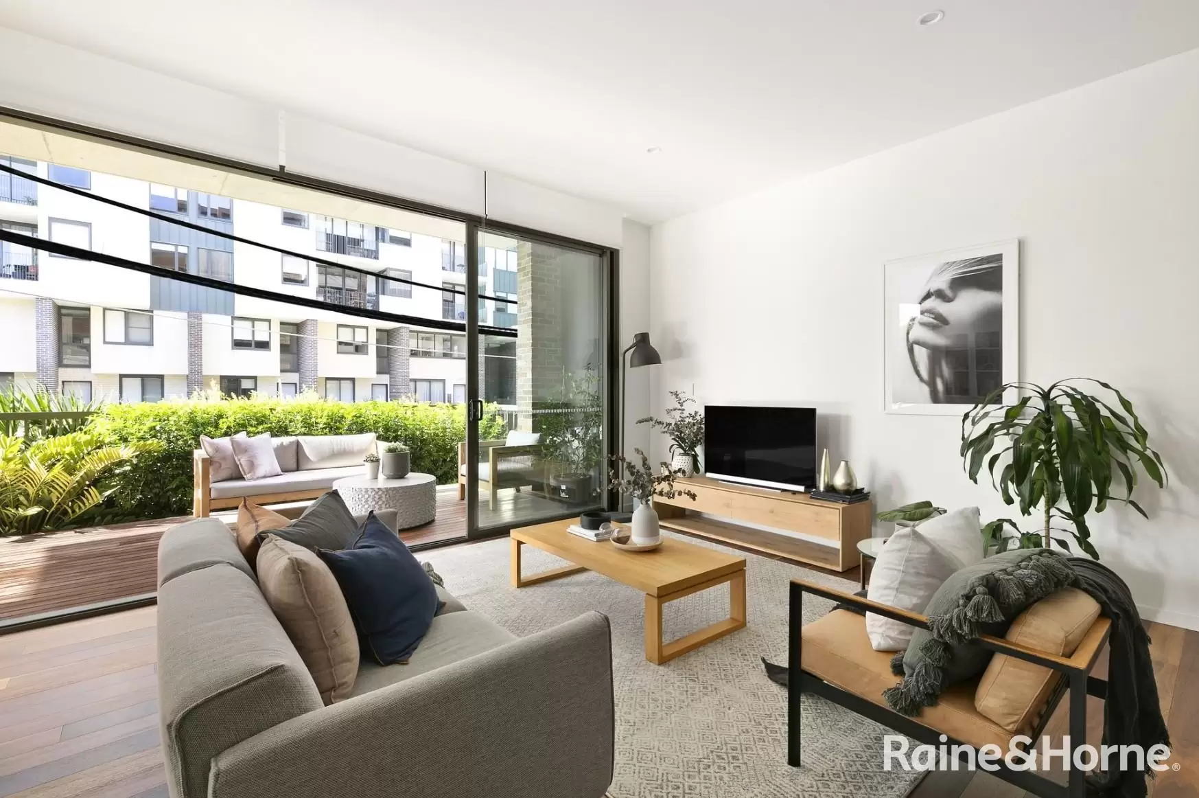 G08/81 Macdonald Street, Erskineville Leased by Raine & Horne Randwick | Coogee | Clovelly - image 3