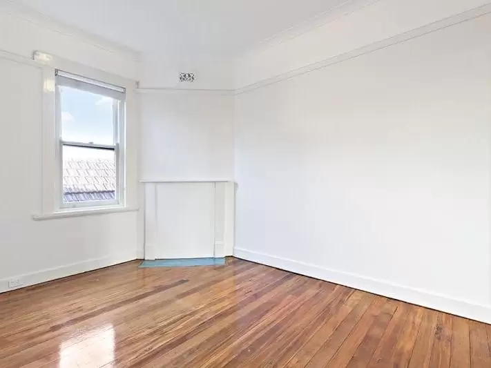 2/129 Bondi Road, Bondi Leased by Raine & Horne Randwick | Coogee | Clovelly - image 3