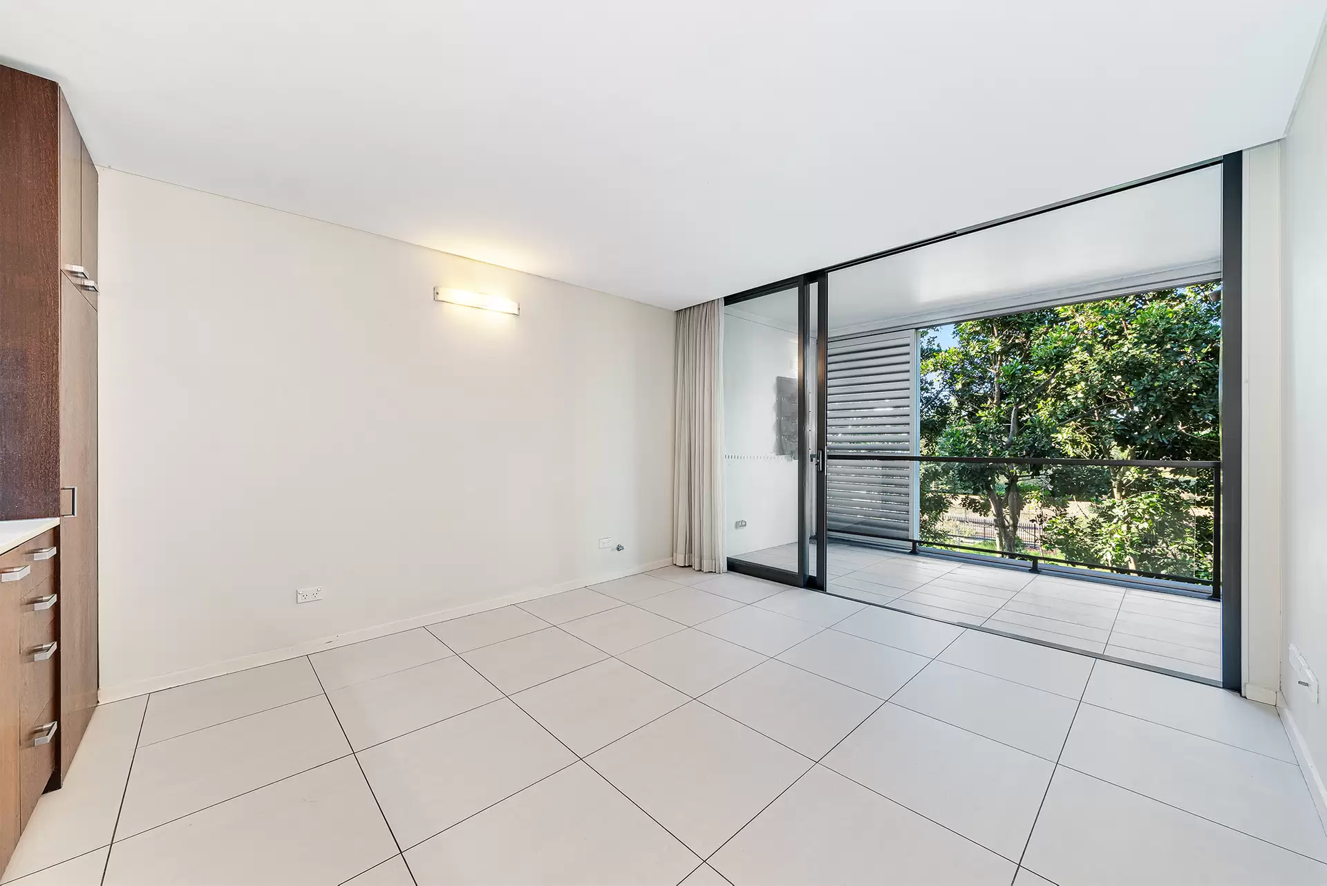 15/7-9 Alison Road, Kensington Leased by Raine & Horne Randwick | Coogee | Clovelly - image 1