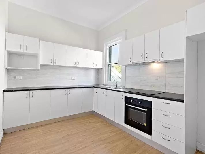 2/131 Bondi Road, Bondi Leased by Raine & Horne Randwick | Coogee | Clovelly - image 1