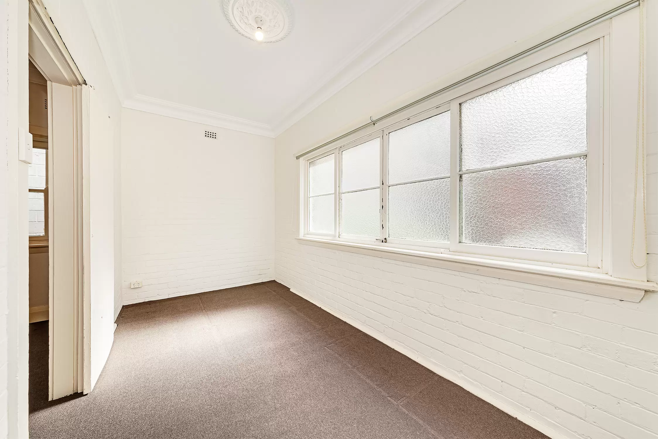 5/10 Ebley Street, Bondi Junction Leased by Raine & Horne Randwick | Coogee | Clovelly - image 4