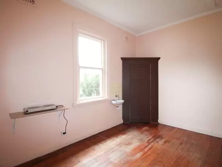 8/122 Mount Street, Coogee Leased by Raine & Horne Randwick | Coogee | Clovelly - image 1