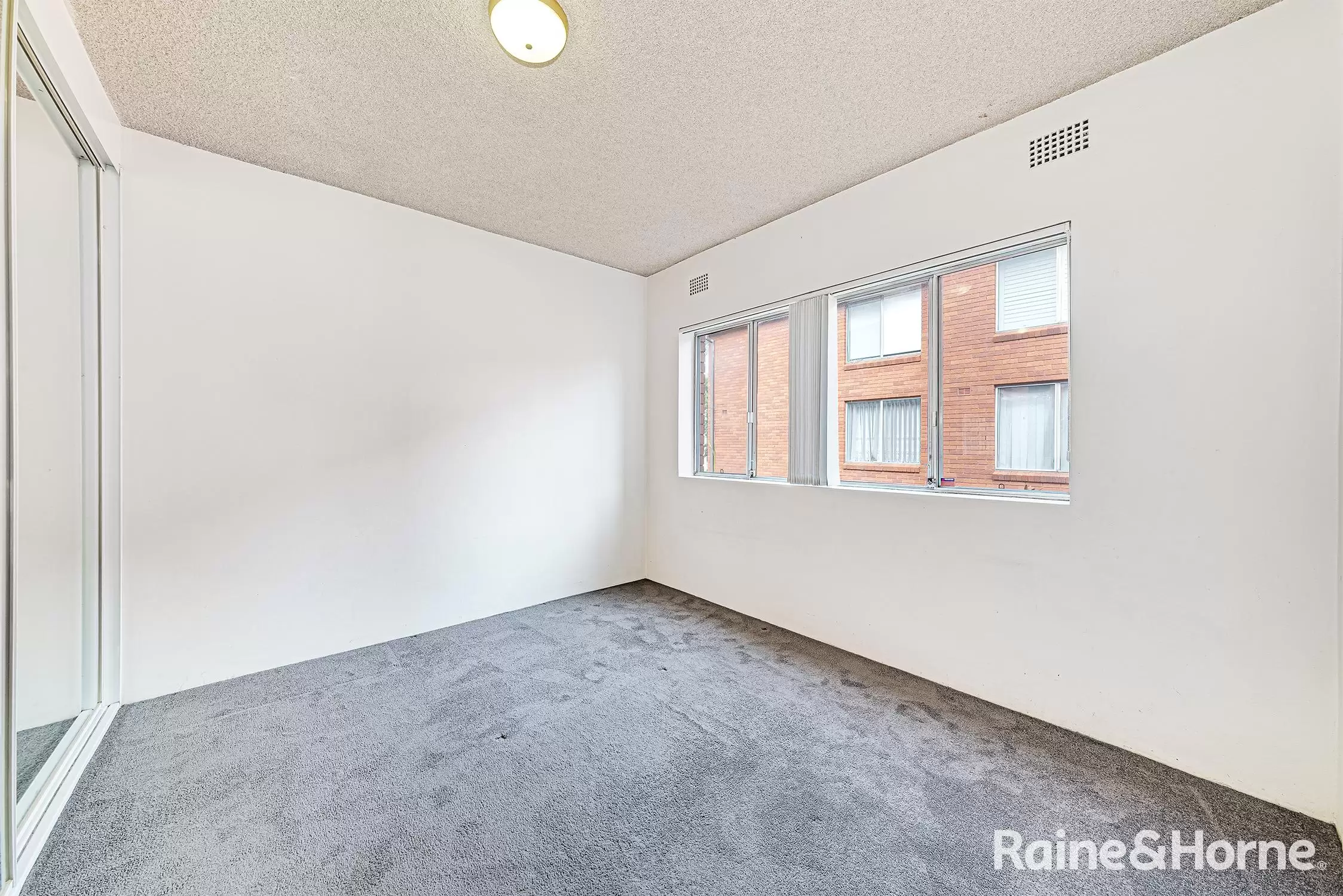 5/35 Mascot Drive, Eastlakes Leased by Raine & Horne Randwick | Coogee | Clovelly - image 3