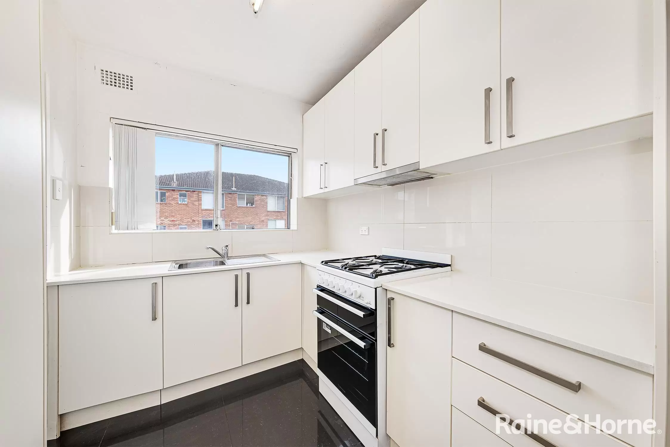 5/35 Mascot Drive, Eastlakes Leased by Raine & Horne Randwick | Coogee | Clovelly - image 2