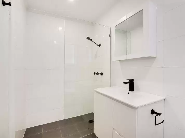 6/8 Wallace Street, Waverley Leased by Raine & Horne Randwick | Coogee | Clovelly - image 5
