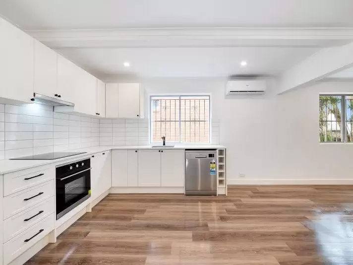 6/8 Wallace Street, Waverley Leased by Raine & Horne Randwick | Coogee | Clovelly - image 1