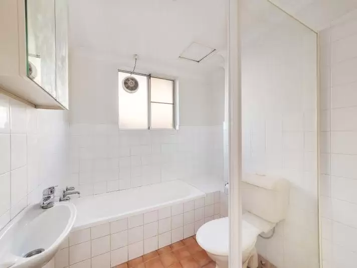 1/25 Bexley Road, Campsie Leased by Raine & Horne Randwick | Coogee | Clovelly - image 4