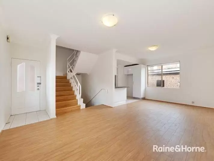 2/19 Doncaster Avenue, Kensington Leased by Raine & Horne Randwick | Coogee | Clovelly - image 1