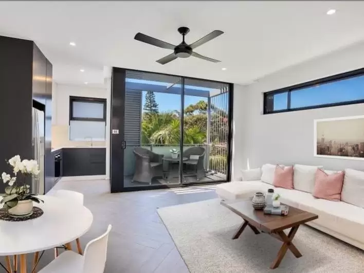 3/20 Waltham Street, Coogee Leased by Raine & Horne Randwick | Coogee | Clovelly - image 1