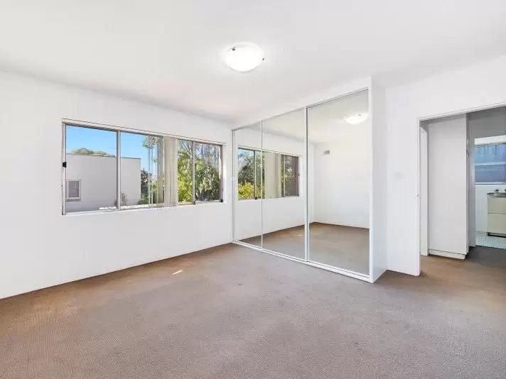2/5 St Luke Street, Randwick Leased by Raine & Horne Randwick | Coogee | Clovelly - image 3