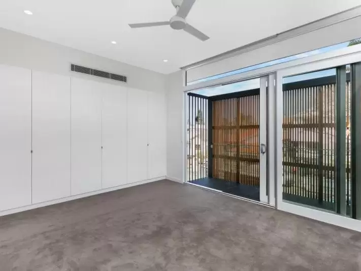 1/56 Hastings Parade, Bondi Leased by Raine & Horne Randwick | Coogee | Clovelly - image 5