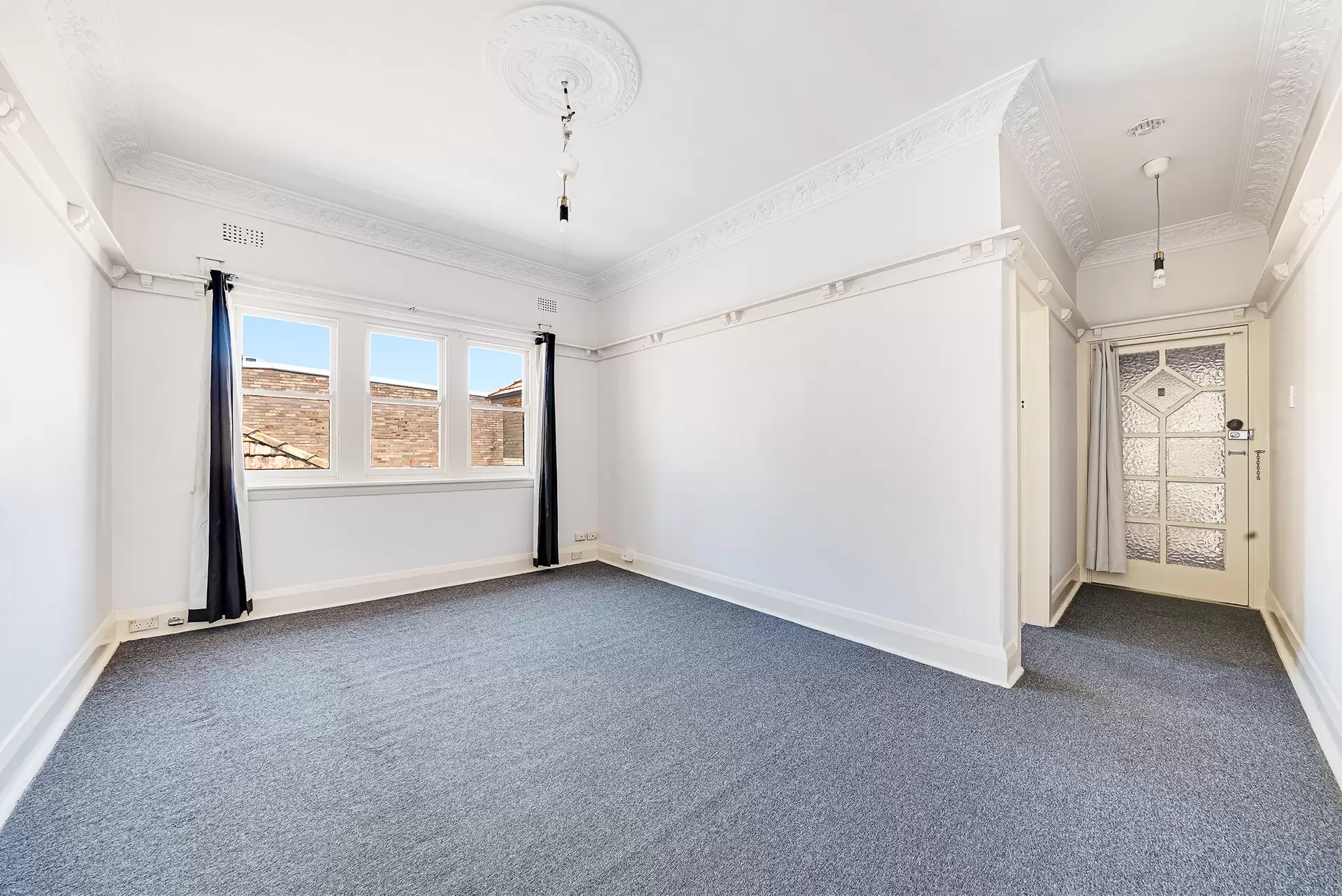 8/10 Ebley Street, Bondi Junction Leased by Raine & Horne Randwick | Coogee | Clovelly - image 1