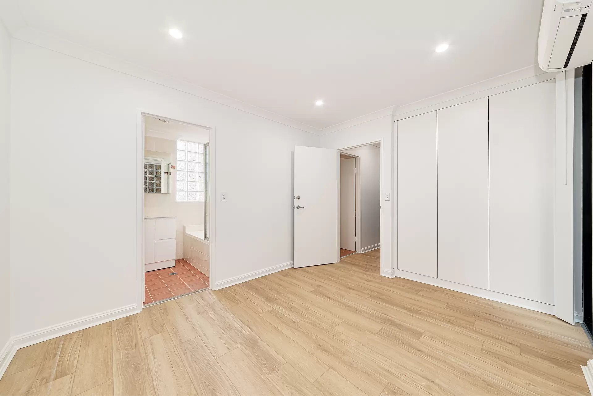 8/687-691 Anzac Parade, Maroubra Leased by Raine & Horne Randwick | Coogee | Clovelly - image 1