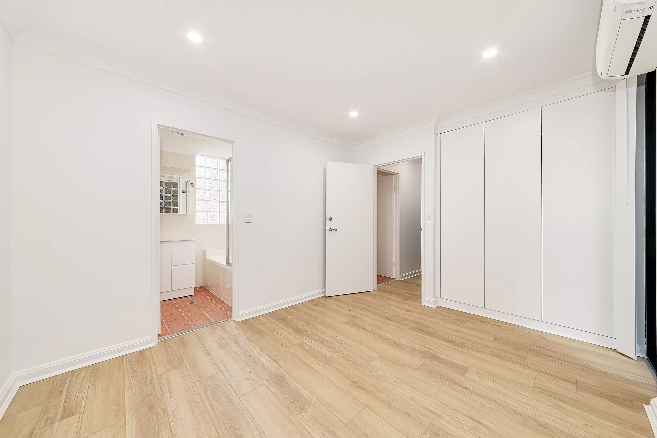 8/687-691 Anzac Parade, Maroubra Leased by Raine & Horne Randwick | Coogee | Clovelly - image 3