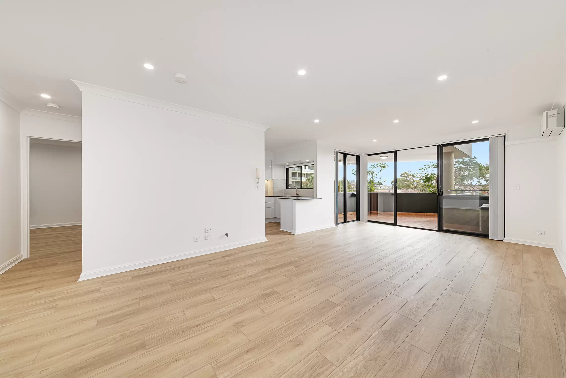 8/687-691 Anzac Parade, Maroubra Leased by Raine & Horne Randwick | Coogee | Clovelly - image 2