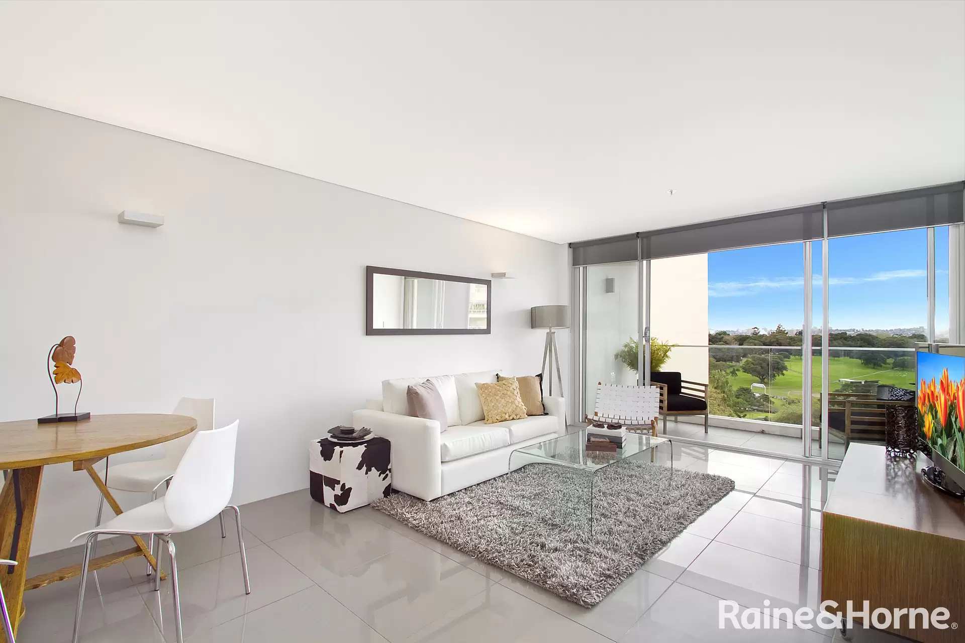 81/60-70 William Street, Woolloomooloo Leased by Raine & Horne Randwick | Coogee | Clovelly - image 1