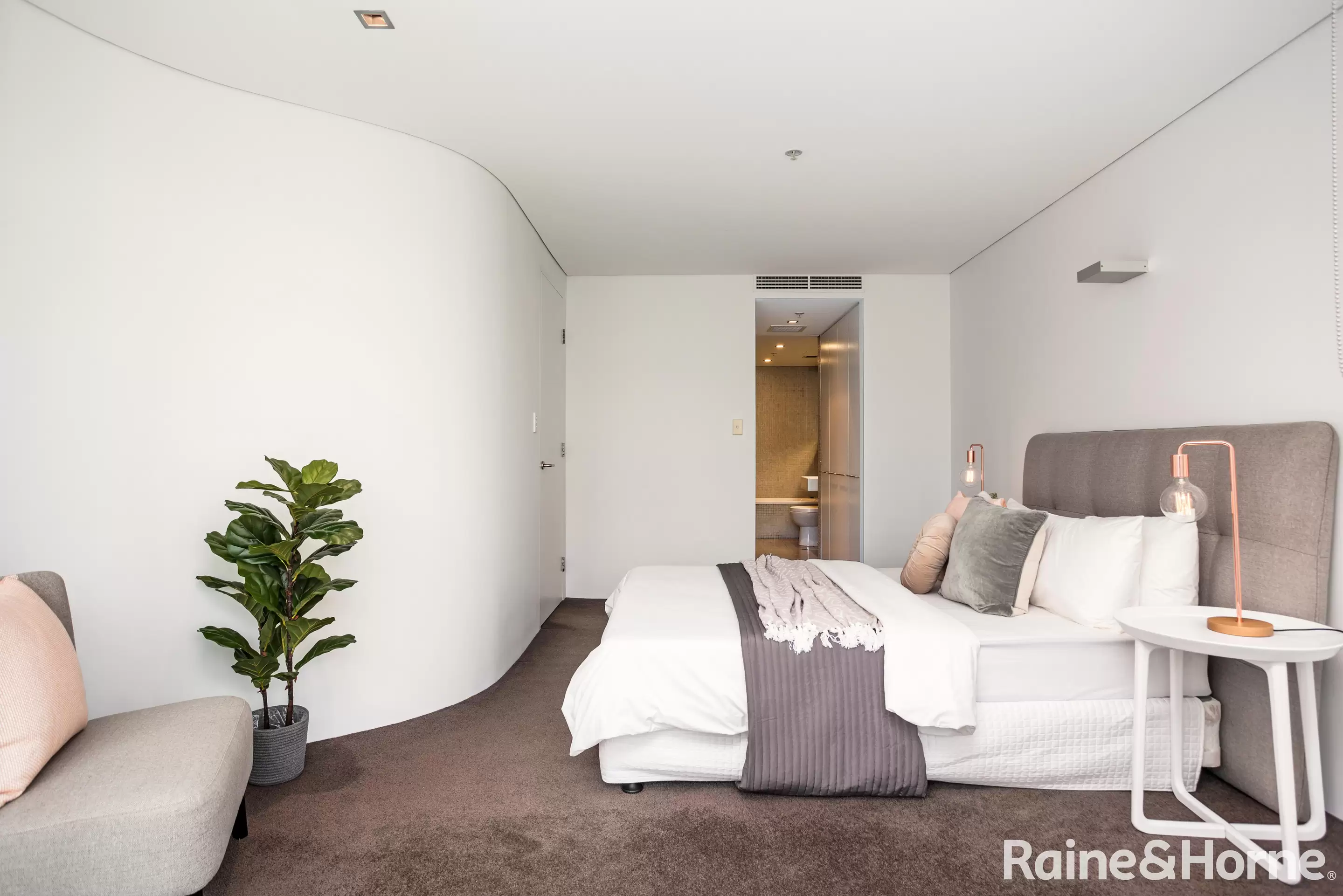 81/60-70 William Street, Woolloomooloo Leased by Raine & Horne Randwick | Coogee | Clovelly - image 4