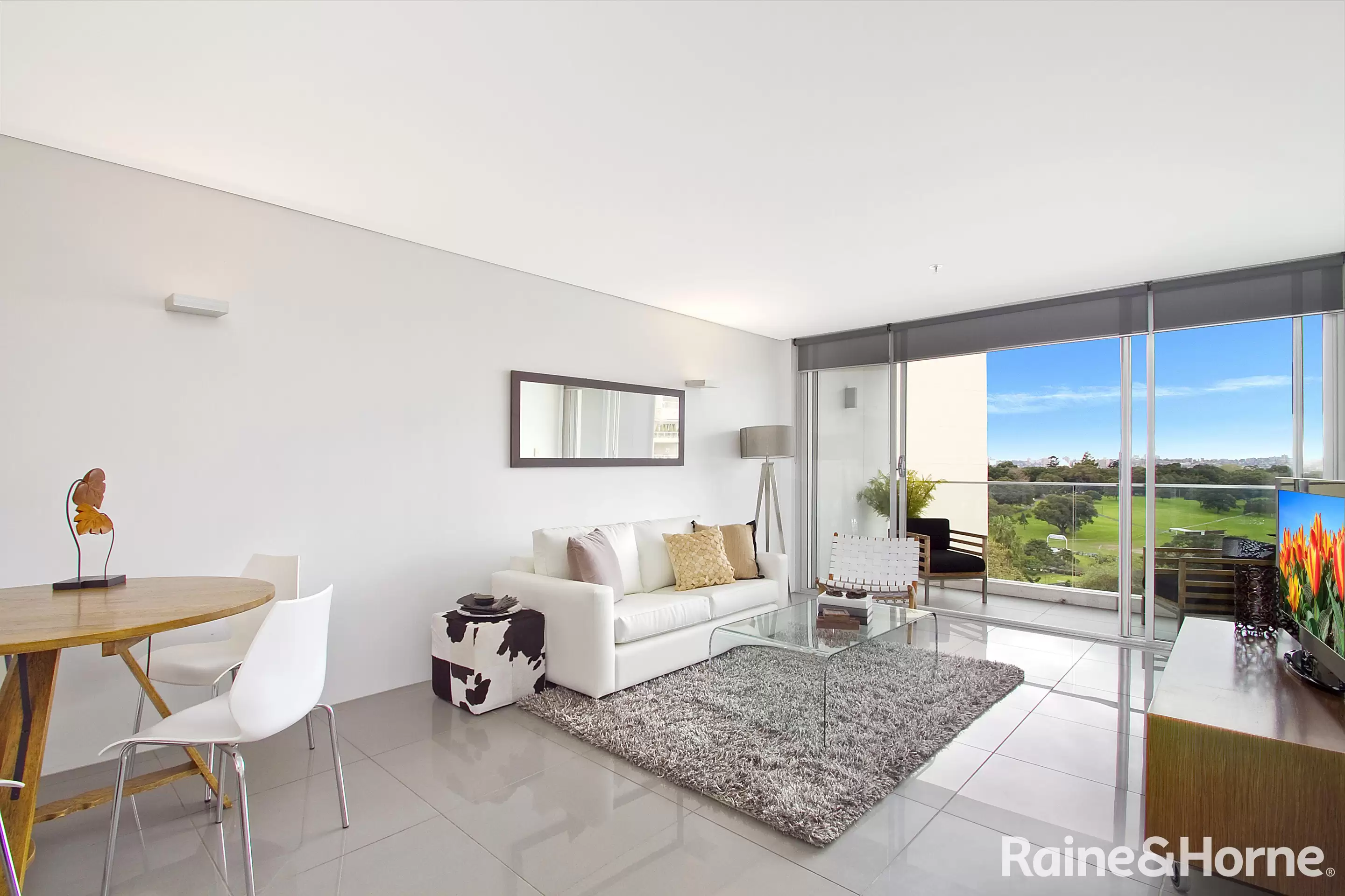 81/60-70 William Street, Woolloomooloo Leased by Raine & Horne Randwick | Coogee | Clovelly - image 1