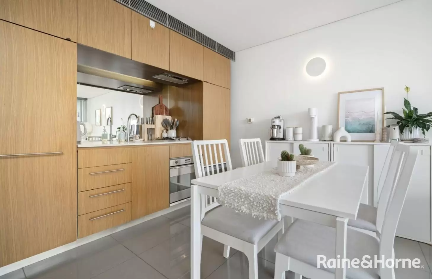 30/60-70 William Street, Woolloomooloo Leased by Raine & Horne Randwick | Coogee | Clovelly - image 2