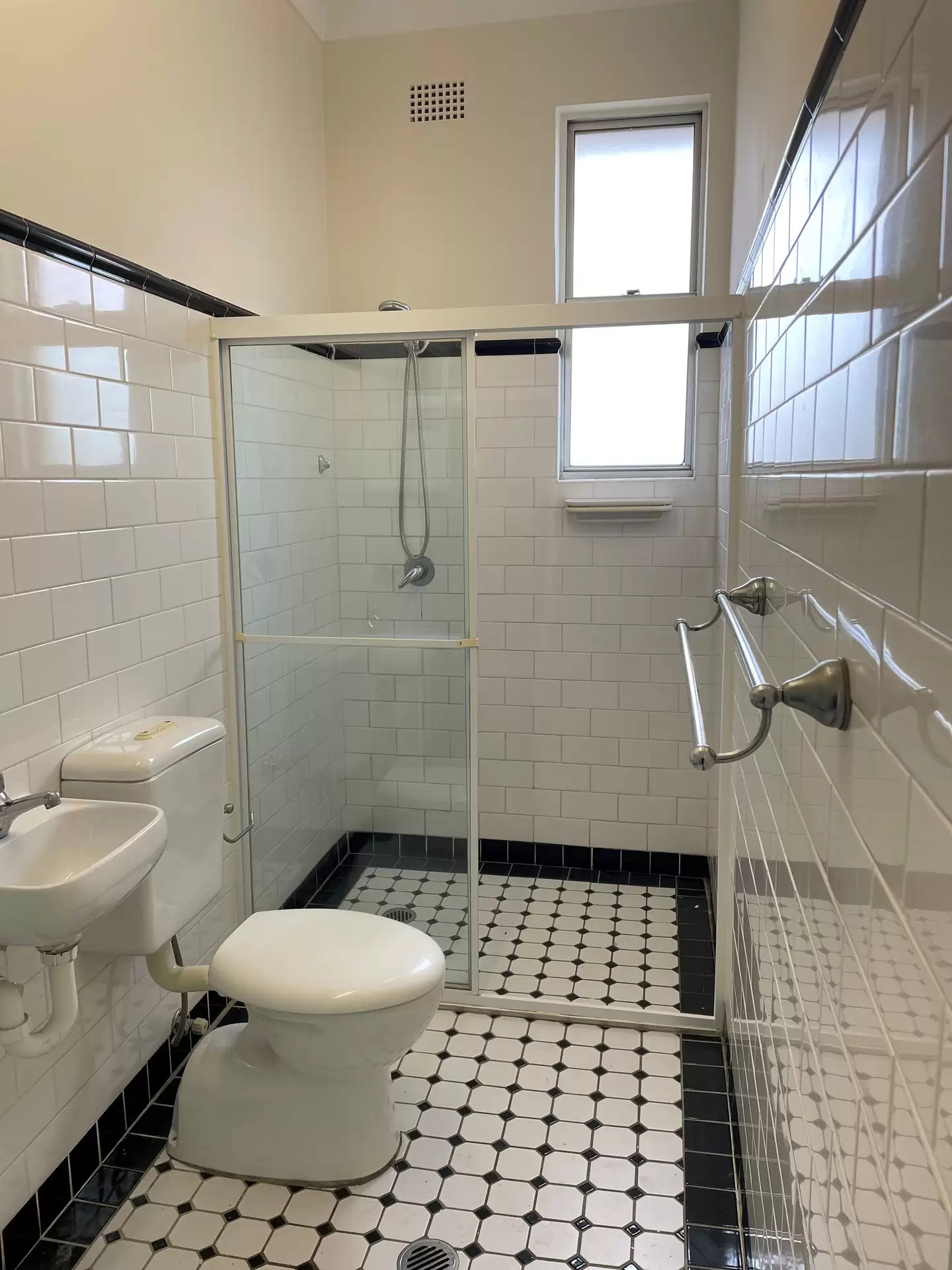 4/25 Mackenzie Street, Bondi Junction For Lease by Raine & Horne Randwick | Coogee | Clovelly - image 1